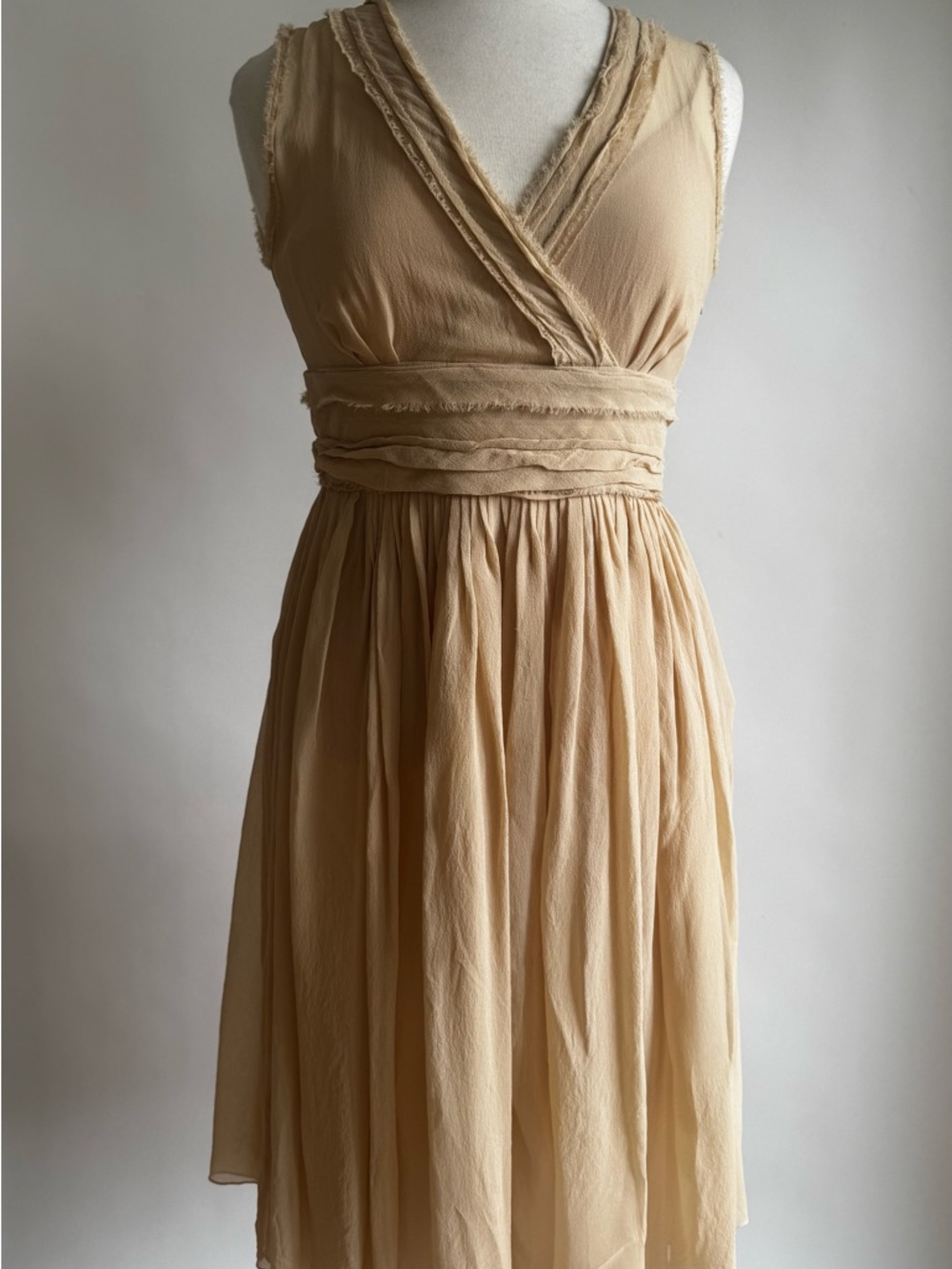 Banana Republic Champagne Sleeveless V-Neck Chiffon Dress - Size 10